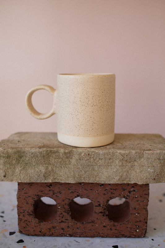 Circle Handle Mug in Oatmeal