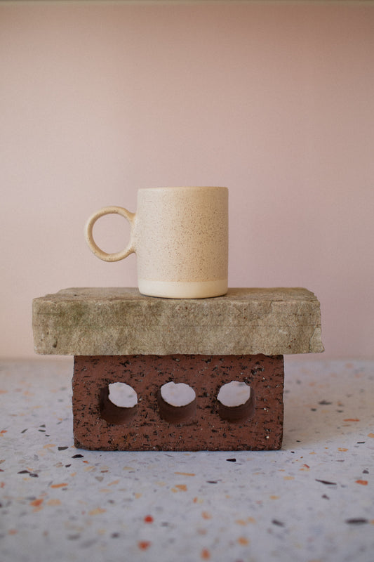 Circle Handle Mug in Oatmeal